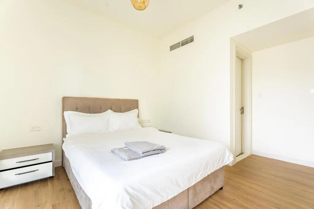 Апартаменты Rahaloft Bliss 2Br Withcity View Etihadairwayscentre Абу-Даби
