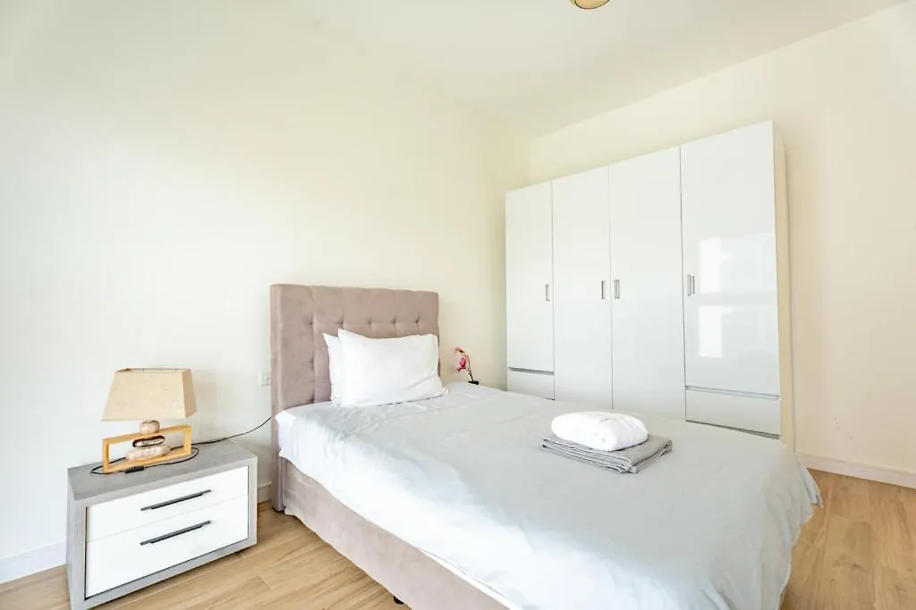 Rahaloft Bliss 2Br Withcity View Etihadairwayscentre Абу-Даби Апартаменты